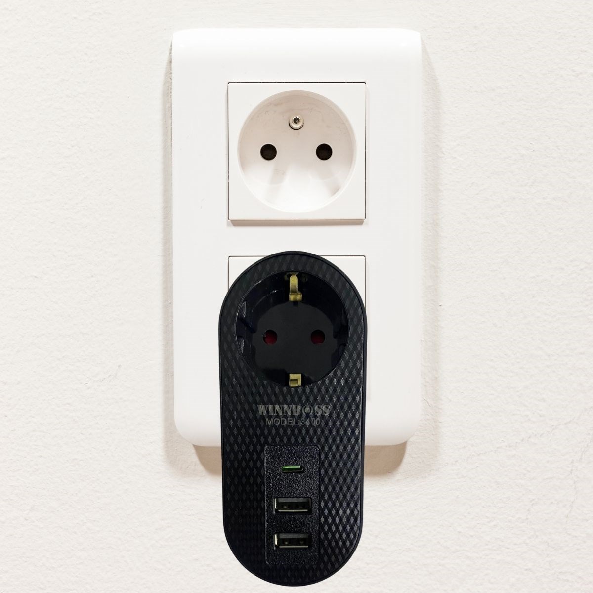 2 USB,1 TYPE-C Girişli 1'li Çocuk Korumalı,Isıya Karşı Dayanıklı 2500Watt Termal Akım Korumalı Priz